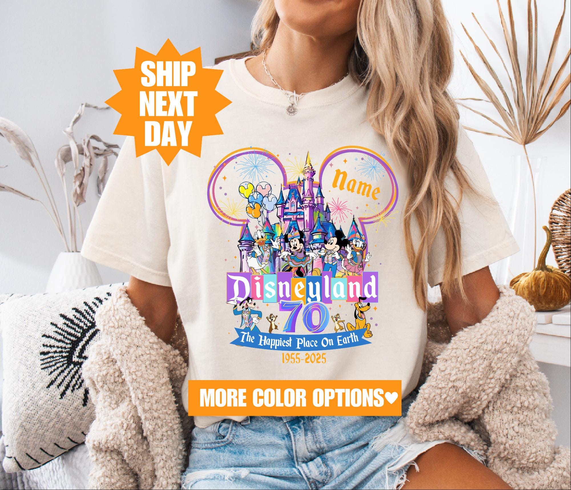 Disneyland 70 Tシャツ DLR - Disneyland 70 - D Logo Rhinestone Spark Orchid T-shirt