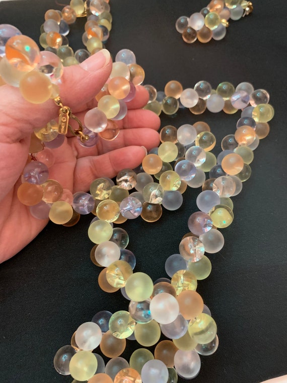 Monet Wisteria lucite bubble bead necklace, brace… - image 3