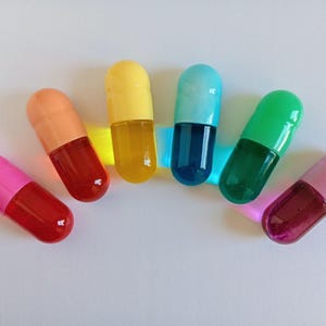 Large Pill Sculptures, Chill Pill, Pill Pop Art, Pill Capsule, Maximalist, Pharmacy, Doctor, Nurse, Office, Resin Sculpture, Home décor