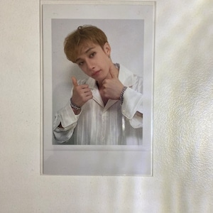 Stray Kids ""Perfekter Tag"" offizielle 2024 Seasons Greetings Fotokarten."