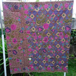 Batik Rona Ungu (“Purple Hue Batik”) Malaysian Batik Sarong – Handcrafted Floral Cotton Fabric | Unisex | Cultural Wrap Skirt | Traditional