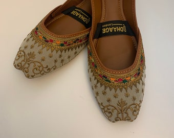 UK Size 5,7,8 DhaageLondon/khussas/Juttis/Ladies handmade Pakistani Indian Khussa Sandal/Handcrafted Punjabi Jutti/Women wedding shoes