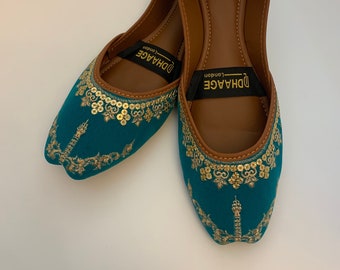 UK Size 7,8 DhaageLondon/khussas/Juttis/Ladies handmade Pakistani Indian Khussa Sandal/Handcrafted Punjabi Jutti/Women wedding shoes