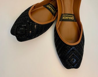 UK Size 5,8/DhaageLondon/khussas/Juttis/Ladies handmade Pakistani Indian Khussa Sandal/Handcrafted Punjabi Jutti/Women wedding shoes