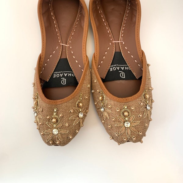 UK Size 4,7/DhaageLondon/khussas/Juttis/Ladies handmade Pakistani Indian Khussa Sandal/Handcrafted Punjabi Jutti/Women wedding shoes