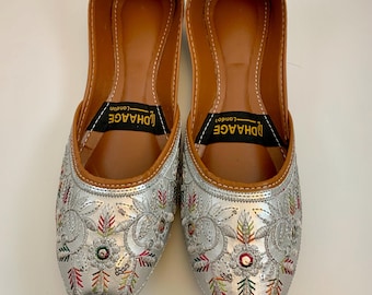Handmade Silver Khussa Jutti Sandal, Pakistani Indian Wedding Shoes (UK Size 4)