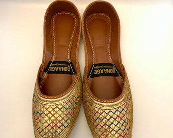 UK Size 4,5,6,7/DhaageLondon/khussas/Juttis/Ladies handmade Pakistani Indian Khussa Sandal/Handcrafted Punjabi Jutti/Women wedding shoes