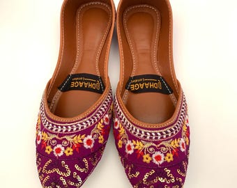 UK Size 5,6,7/DhaageLondon/khussas/Juttis/Ladies handmade Pakistani Indian Khussa Sandal/Handcrafted Punjabi Jutti/Women wedding shoes