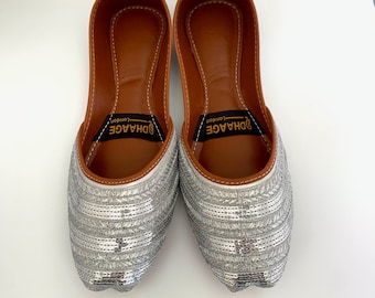 UK Size 5,6/DhaageLondon/khussas/Juttis/Ladies handmade Pakistani Indian Khussa Sandal/Handcrafted Punjabi Jutti/Women wedding shoes