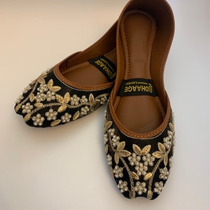 UKSizes 3,5,8 DhaageLondon/khussas/Juttis/Ladies handmade Pakistani Indian Khussa Sandal/Handcrafted Punjabi Jutti/Women wedding shoes image 1