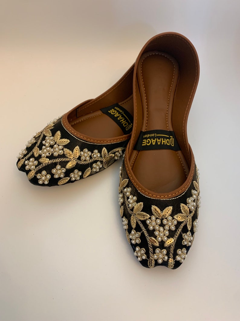 UKSizes 3,5,8 DhaageLondon/khussas/Juttis/Ladies handmade Pakistani Indian Khussa Sandal/Handcrafted Punjabi Jutti/Women wedding shoes image 1