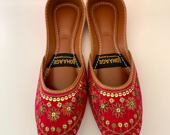 UK Size 4,5 /DhaageLondon/khussas/Juttis/Ladies handmade Pakistani Indian Khussa Sandal/Handcrafted Punjabi Jutti/Women wedding shoes