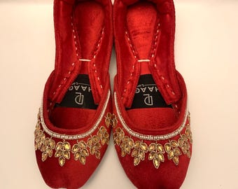 UK Size 5,6,7/DhaageLondon/khussas/Juttis/Ladies handmade Pakistani Indian Khussa Sandal/Handcrafted Punjabi Jutti/Women wedding shoes