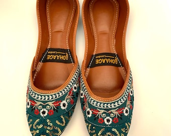 Handmade Embroidered Khussa Jutti Shoes, Pakistani Indian Wedding Shoes UK Size 4