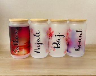 Vaso de vidrio floral personalizado con tapa de bambú