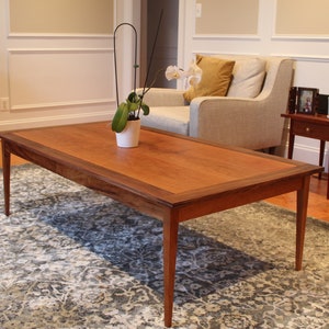 Beautiful large coffee table in solid Walnut and Cherry