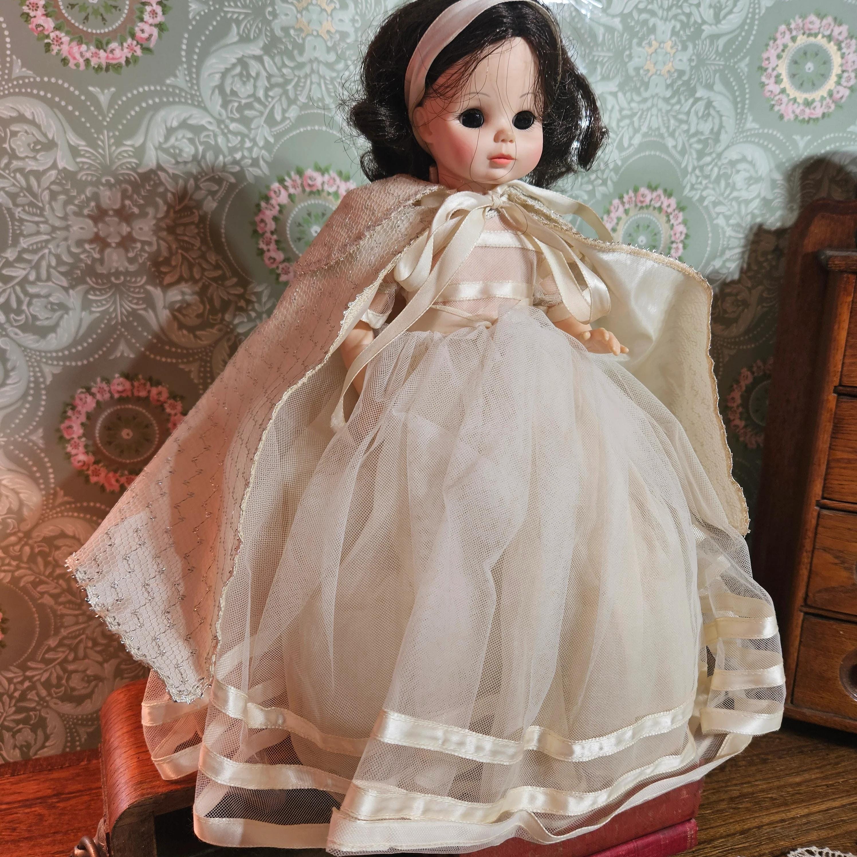 Madame Alexander Snow White - Etsy