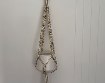 Macrame gold plant hanger