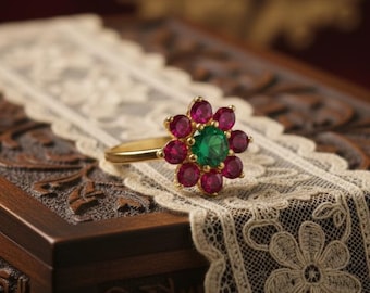 Anello floreale con rubino e smeraldo / Argento sterling placcato oro, fatto a mano