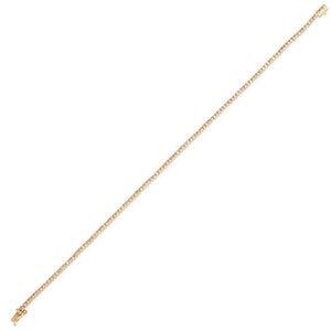 Puede incluir: Un collar de cadena de oro con un dise&ntilde;o delicado y brillante.