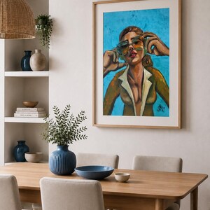 Figuratieve wandkunst, vrouw met zonnebril, turquoise en oranje open editie print