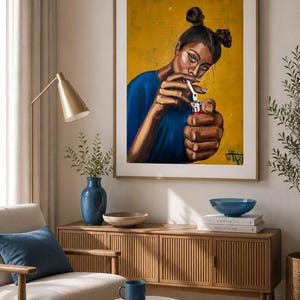 Gedurfde vrouwenportret print, space buns en aansteker, blauwe en gouden wandkunst