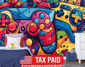 Op de afbeelding: Een levendige, kleurrijke muurschildering met twee gestileerde videogamecontrollers domineert de scène. De controllers zijn weergegeven in gedurfde tinten blauw, rood, geel en paars. De tekst "TAX PAID" wordt weergegeven op een rode banner met de Amerikaanse vlag.