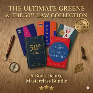 Puede incluir: Una colección de cinco libros que incluye The 50th Law, The Laws of Human Nature y otros títulos de Robert Greene. El set incluye una pluma estilográfica, una brújula y una pieza de ajedrez. El texto dice: THE ULTIMATE GREENE & THE 50TH LAW COLLECTION.