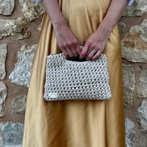 AENNI_Mini // Gehäkelte kleine Crochet Bag // kleine Handtasche // Handgemachte Häkeltasche // Henkeltasche