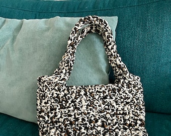 AENNI_AllDay // Crocheted large Crochet Bag // large handbag // Handmade crochet bag // handle bag