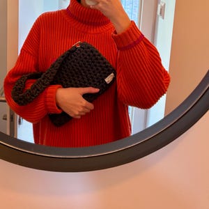 AENNI_CloudyBag 2// Crocheted small crochet shoulder bag // small handbag with carabiner // Handmade crochet bag // Handle bag
