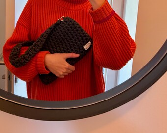 AENNI_CloudyBag 2// Crocheted small crochet shoulder bag // small handbag with carabiner // Handmade crochet bag // Handle bag