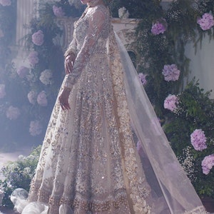 wedding lehenga	designer lehenga	women dresses	women ethnic wear	sabyasachi lehenga	lehenga for women	Indian lehenga	lengha	Bridal dresses	Bridesmaids Lehenga	Pakistani dress	outfit for bride	Lehengas