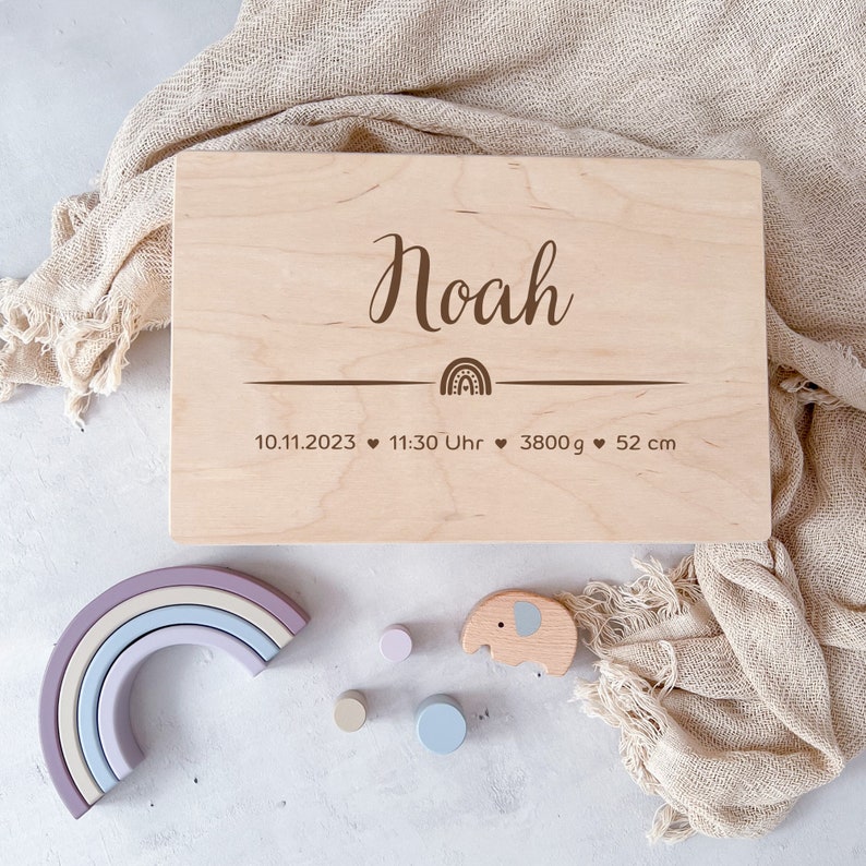 Erinnerungskiste Baby personalisiert, Babygeschenk Geburt Erinnerungskiste, Holzkiste personalisiert, Holzbox personalisiert, Geschenke Baby Regenbogen