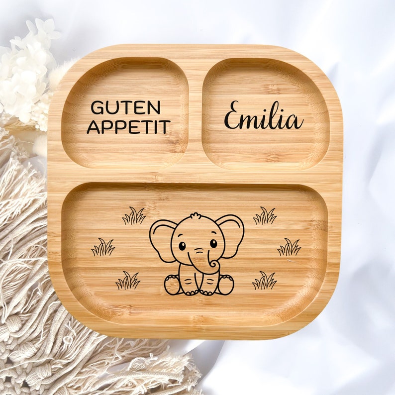 Bambusteller mit Saugnapf, personalisiert mit Namen und Elefant als Tiermotiv, ideal als Geschenk zur Geburt, Taufgeschenk oder als Babygeschenk zu Weihnachten. Kindergeschirr aus Holz auch super als Babygeschenk zur Geburt für Mädchen und Jungen.