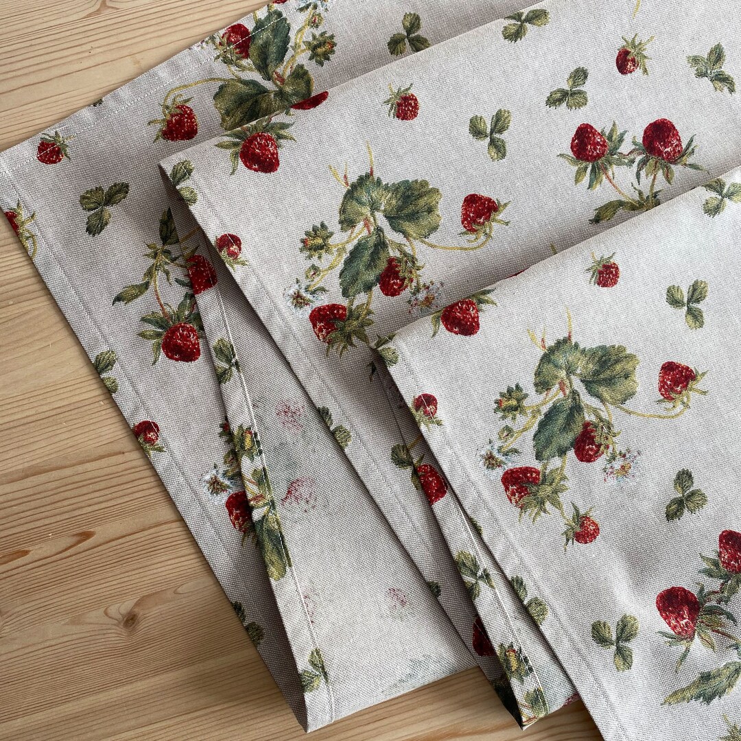 Strawberry Delight Quilted Table Runner GFTONL3360 main image 1
