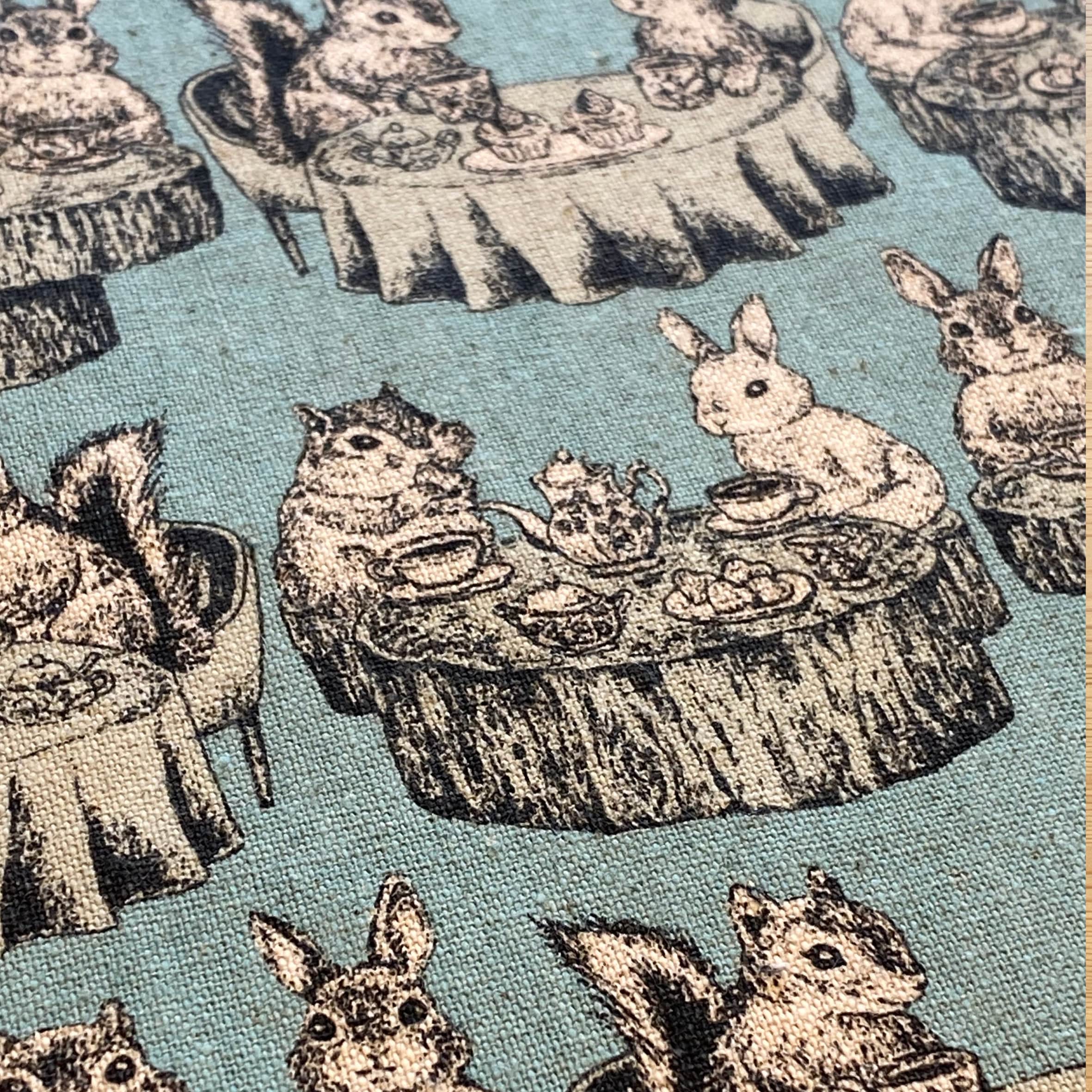 Aazon.co: Woodland Table Runner, Rustic Autun Farhouse Forest - View #10
