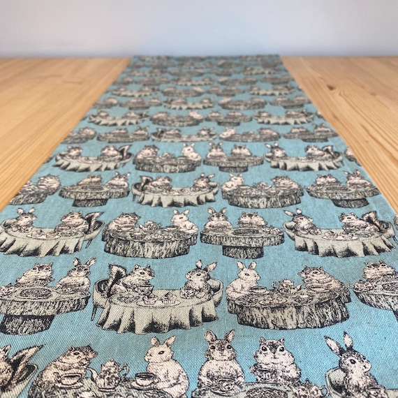 Aazon.co: Woodland Table Runner, Rustic Autun Farhouse Forest - View #9
