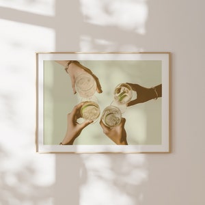 Cheers afdrukbare kunst aan de muur, retro cocktail keuken print, bar decor, gele Cheers Art Print, vintage keuken bar kar poster, eetkamer kunst