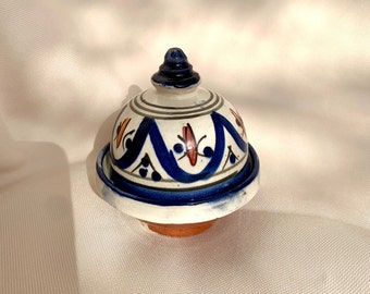 Marockansk keramiktajine för köksdekor eller matbord, dekorativ glaserad keramiktajine, liten kryddtajine för servering, för henne.