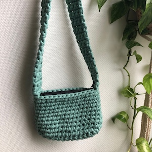 Small crossbody bag crochet pattern