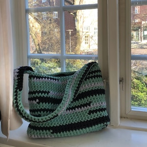 Large crossbody bag crochet pattern