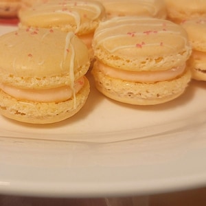 Rosewater Buttercream Macaron! Perfect to Gift Handmade Dessert