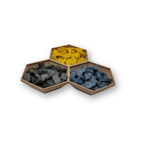 Universal hexa tray - three-part split