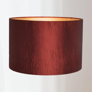 Lampenschirm Rot Bordeaux Kunstseide Plissee Chic Interior, Klassischer Schirm für Stehlampe oder Hängelampe Wohnzimmer | Lauren S Lighting
