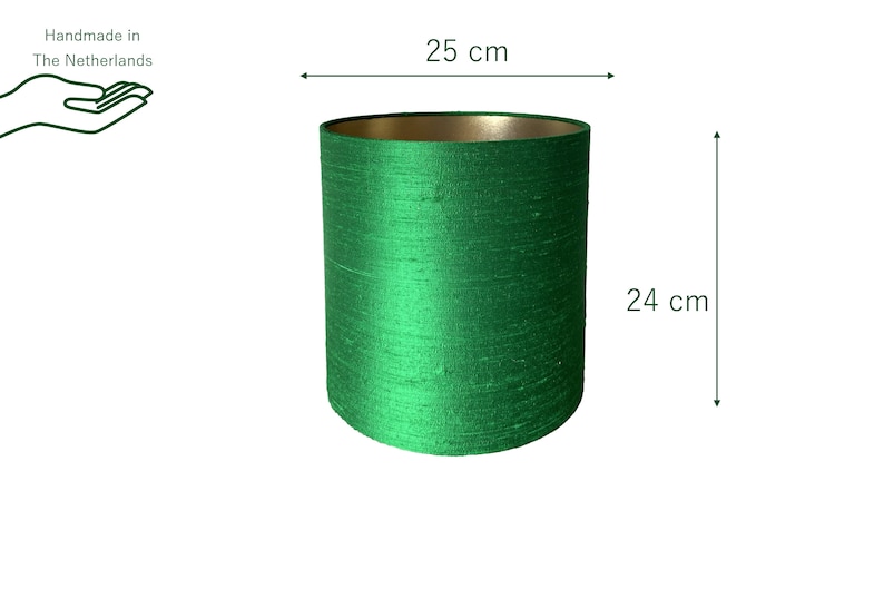 Lampenschirm aus grüner Seide mit Goldfutter Lampenschirme aus Sittichgrüner Seide schmal und hoch handgefertigt von Lauren S Bild 6