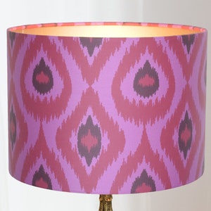 Lampenschirm Ikat Pink Viva Magenta Vintage handgefertigte und runde und Retro-Lampenschirme Lauren S Bild 2