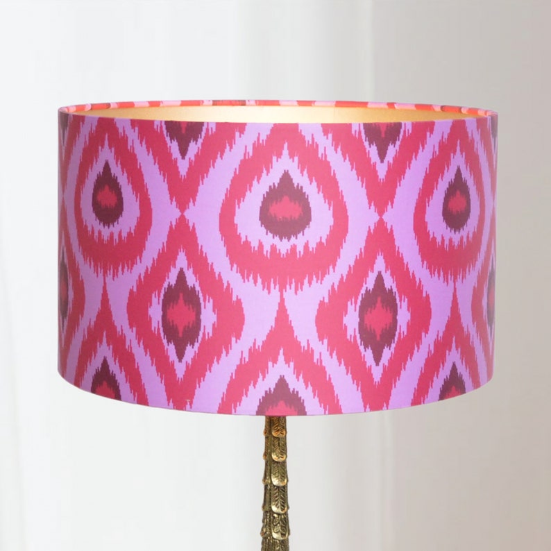 Lampenschirm Ikat Pink Viva Magenta Vintage handgefertigte und runde und Retro-Lampenschirme Lauren S Bild 1
