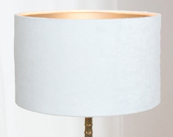 Lampenschirm aus weißem Samt mit goldener Innenseite, luxuriöser runder Schirm 25 oder 30 cm | Lauren S