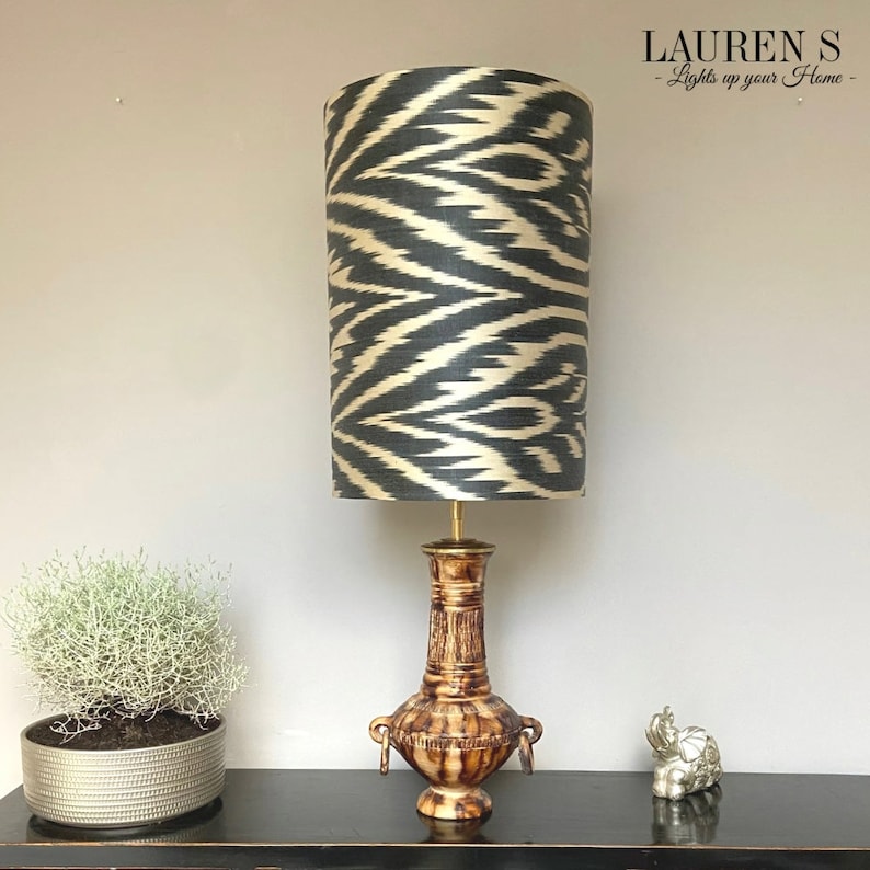 Lampenkap Ikat Zijde Zwart Beige Taupe Lamp Smal en Hoog en Handgemaakt Lauren S afbeelding 4